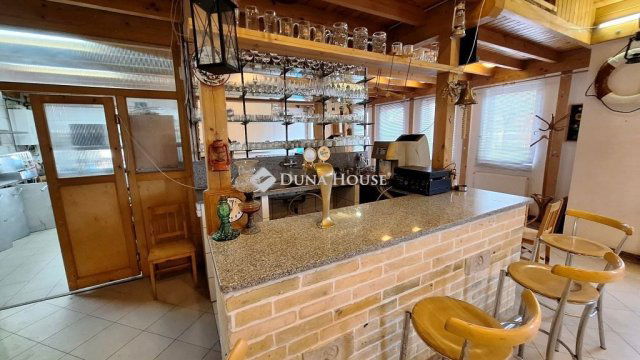 Eladó üzlethelyiség, Majosházán 57 M Ft / költözzbe.hu