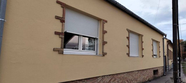 Eladó családi ház, Mohácson 65 M Ft, 4 szobás