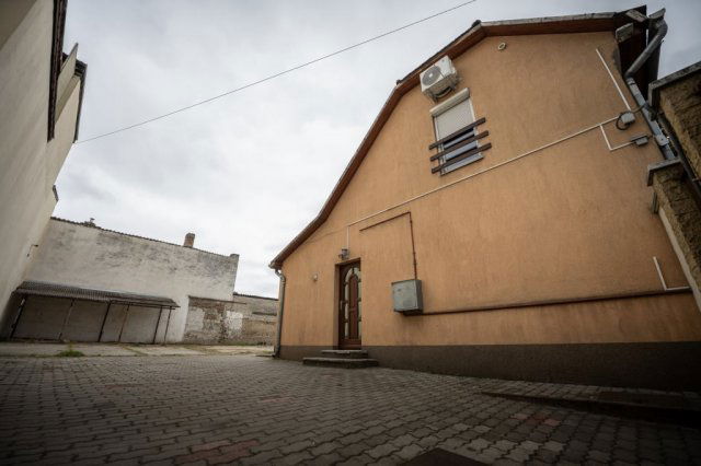 Kiadó családi ház, albérlet, XV. kerületben, Klapka György utcában