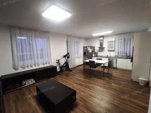 Eladó téglalakás, Dunakeszin 139.9 M Ft, 4 szobás