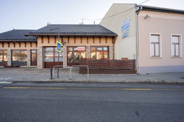 Kiadó üzlethelyiség, Verőcén 300 E Ft / hó