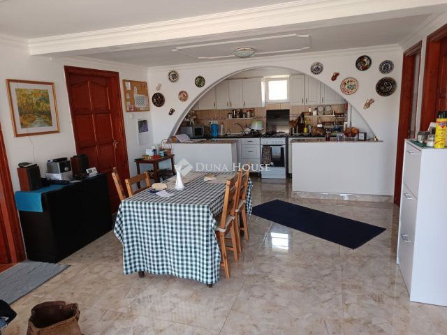 Eladó családi ház, Bicskén, Dobó utcában 59.9 M Ft, 5 szobás