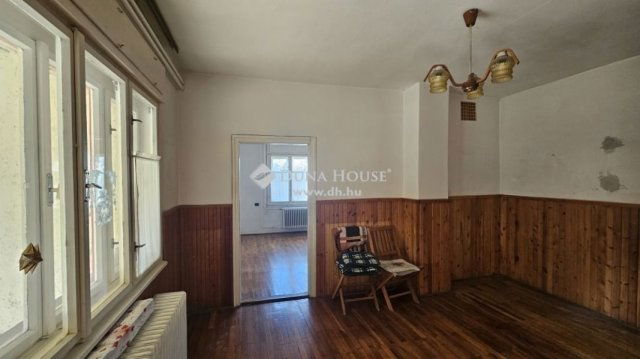 Eladó családi ház, Szentendrén 98 M Ft, 3 szobás