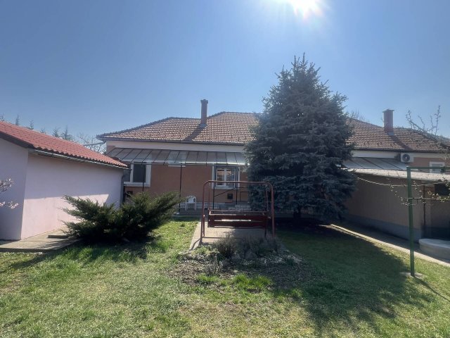 Eladó családi ház, Orosházán 31.5 M Ft, 2 szobás