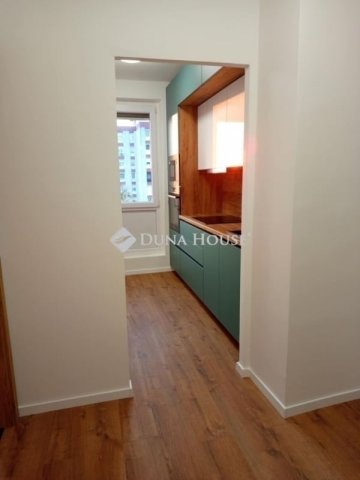 Eladó panellakás, Pécsett 44.9 M Ft, 2 szobás