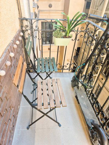 Eladó téglalakás, Budapesten, VIII. kerületben, Krúdy utcában