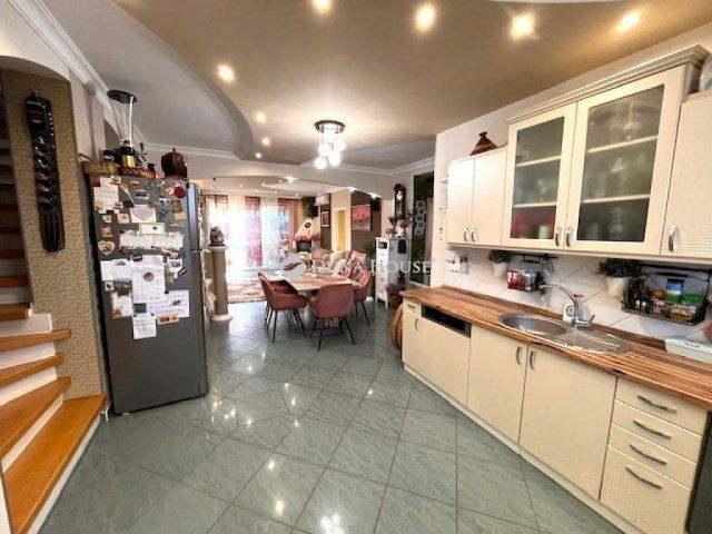 Eladó téglalakás, Kecskeméten 99.5 M Ft, 6 szobás