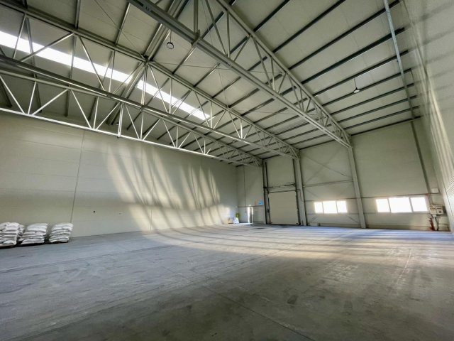 Kiadó ipari ingatlan, Szadán 1500 E Ft / hó