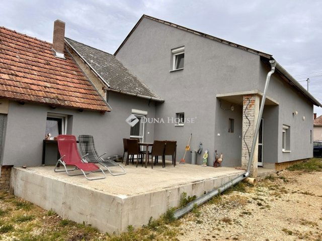 Eladó családi ház, Batykon 55 M Ft, 4 szobás