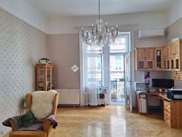 Eladó téglalakás, Budapesten, VII. kerületben, Murányi utcában