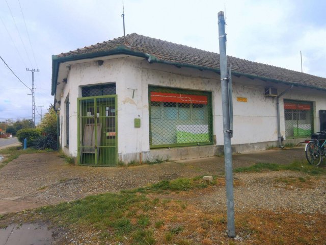 Eladó üzlethelyiség, Tiszaföldváron 29.9 M Ft