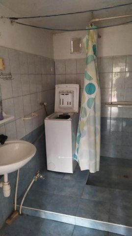 Eladó családi ház, Pécsett 19.9 M Ft, 2 szobás