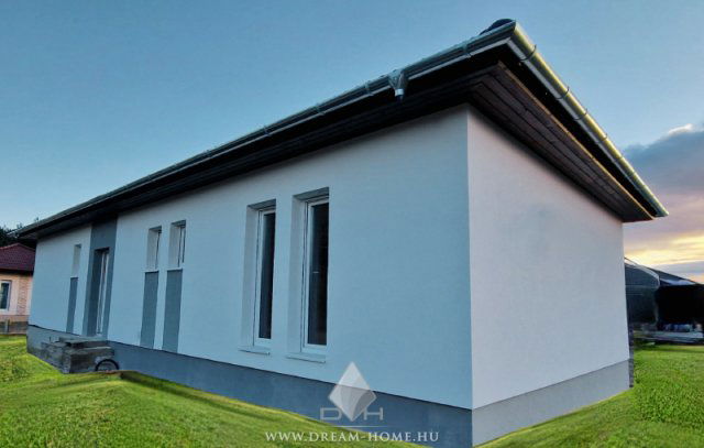 Eladó családi ház, Kecskeméten 70 M Ft, 4 szobás