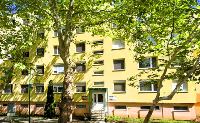 Eladó panellakás, Makón, Deák Ferenc utcában 40.99 M Ft