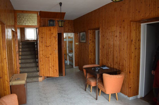 Eladó családi ház, Hévízen 65 M Ft, 8 szobás