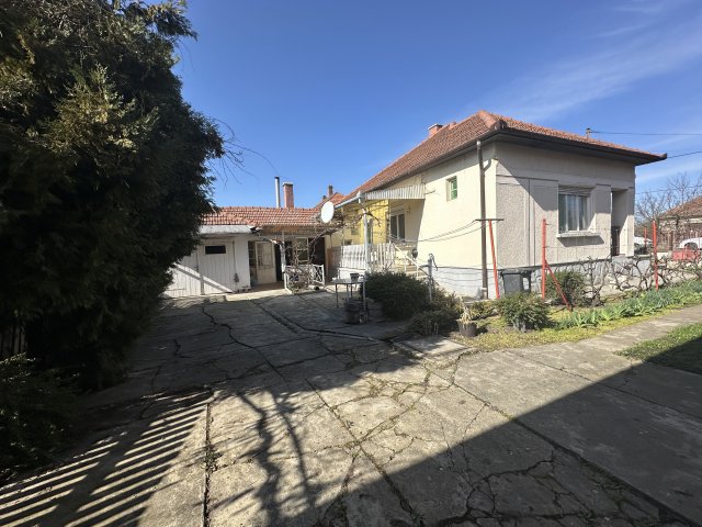 Eladó családi ház, Békéscsabán 39.9 M Ft, 3 szobás