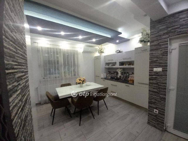 Eladó családi ház, Tégláson 67.9 M Ft, 2 szobás