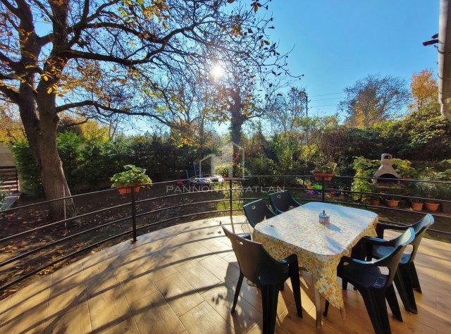 Eladó családi ház, Balatonkenesén 99 M Ft, 5 szobás