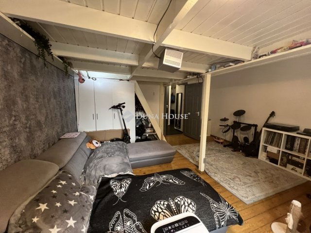 Eladó téglalakás, Budapesten, VIII. kerületben 42 M Ft, 1 szobás