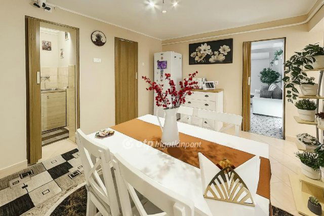 Eladó családi ház, Fegyverneken 19 M Ft, 1 szobás