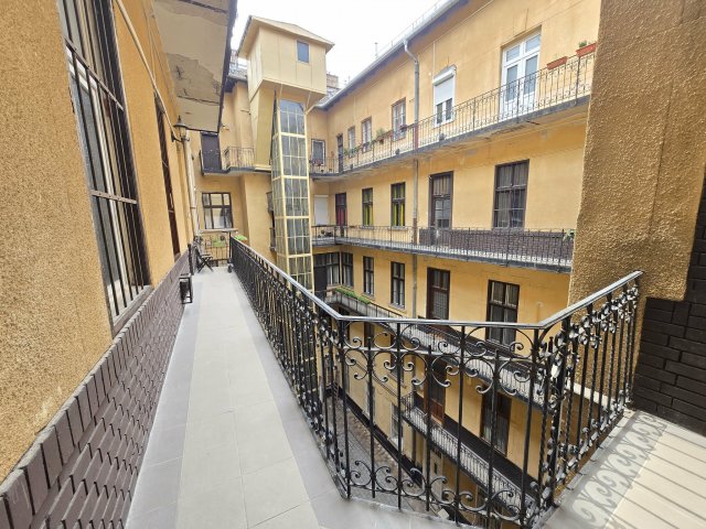 Eladó téglalakás, VIII. kerületben, Mikszáth Kálmán téren