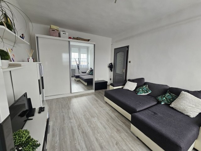 Eladó téglalakás, Pápán 41.9 M Ft, 2 szobás