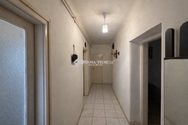 Eladó családi ház, Érden 71 M Ft, 2 szobás