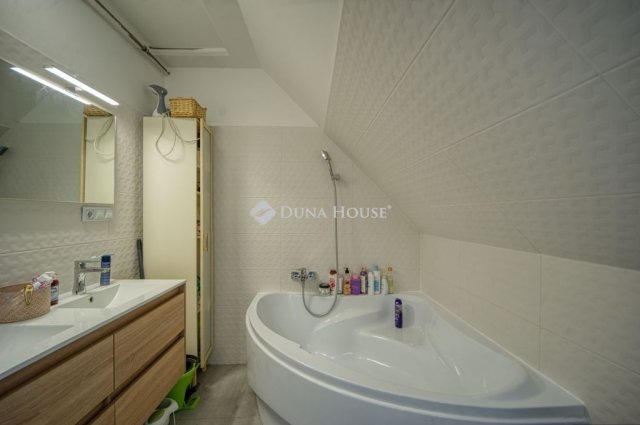 Eladó családi ház, Budapesten, XVIII. kerületben 140 M Ft