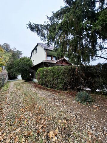 Eladó családi ház, Miskolcon 93.9 M Ft, 8 szobás