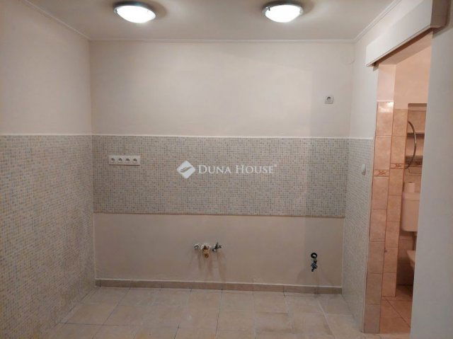 Eladó családi ház, Baján 21.5 M Ft, 1 szobás