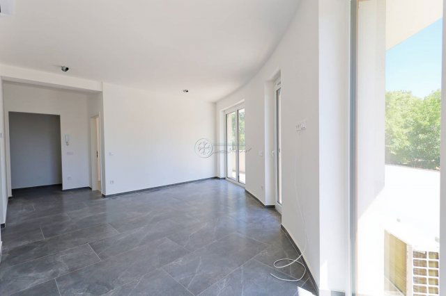 Eladó téglalakás, Szegeden 98 M Ft, 3 szobás