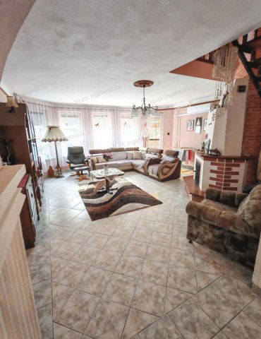 Eladó családi ház, Nyíregyházán 73.9 M Ft, 6 szobás