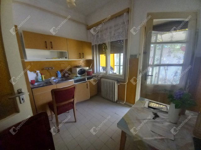 Eladó családi ház, Szolnokon 37 M Ft, 4 szobás