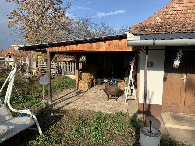 Eladó családi ház, Tiszajenőn 16.4 M Ft, 1 szobás