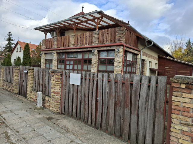 Eladó üzlethelyiség, Gödöllőn, Blaháné utcában 128 M Ft