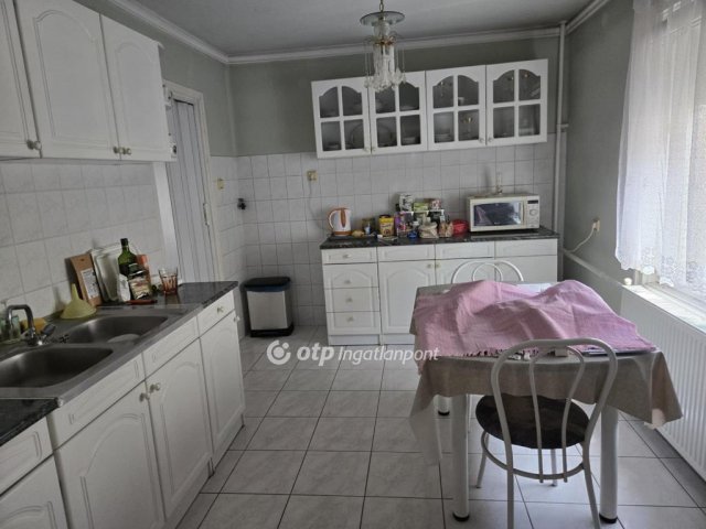 Eladó családi ház, Domoszlón 48 M Ft, 5 szobás