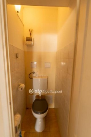 Eladó panellakás, Budapesten, III. kerületben 100 M Ft