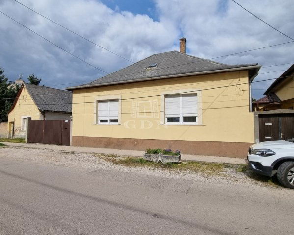 Eladó családi ház, Székesfehérvárott 75 M Ft, 4 szobás