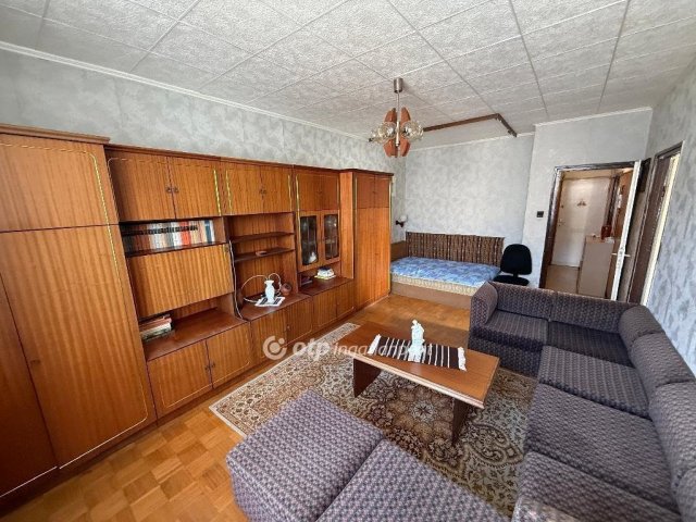 Eladó panellakás, Salgótarjánban 17.7 M Ft, 1+1 szobás