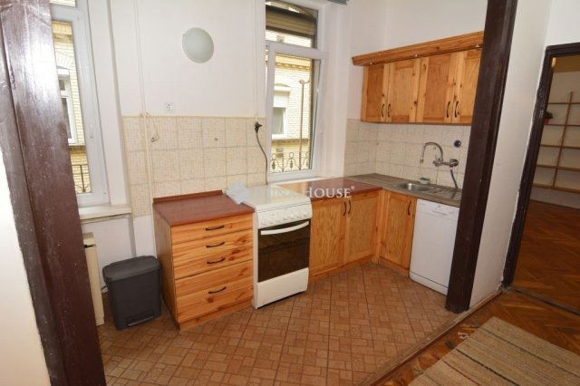 Eladó téglalakás, Budapesten, VI. kerületben 82.5 M Ft, 2 szobás