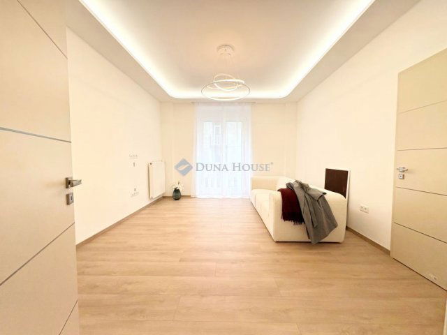 Eladó téglalakás, Budapesten, V. kerületben 139 M Ft, 2 szobás