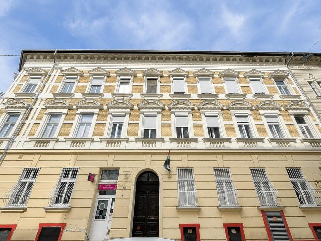 Eladó téglalakás, Budapesten, VI. kerületben, Rózsa utcában