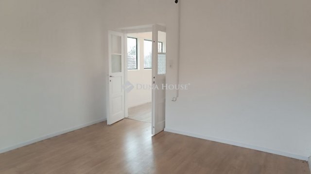 Eladó nyaraló, Tápiószecsőn 59.9 M Ft, 5 szobás