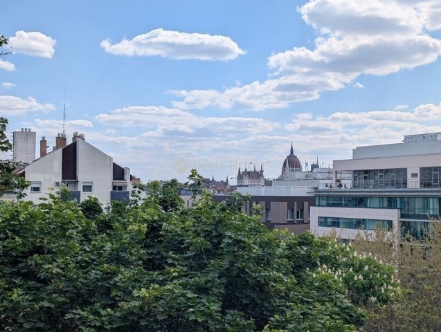 Eladó téglalakás, Budapesten, II. kerületben 129 M Ft, 2 szobás