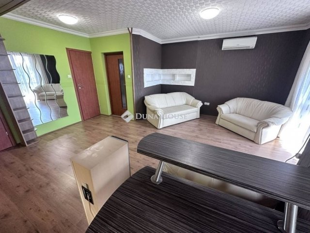 Eladó családi ház, Üllőn 117 M Ft, 6 szobás