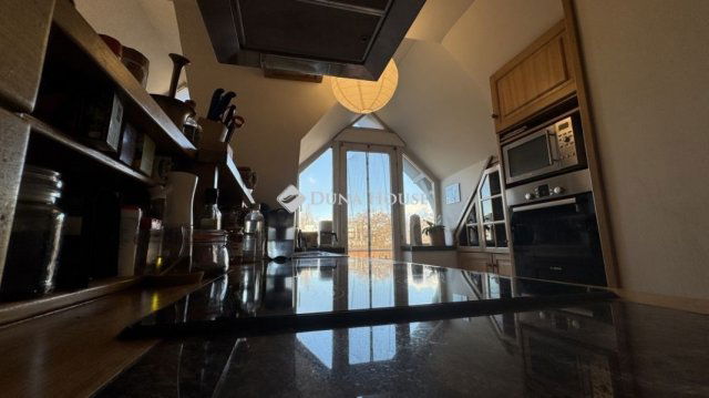 Eladó téglalakás, Budapesten, III. kerületben 128 M Ft, 5 szobás