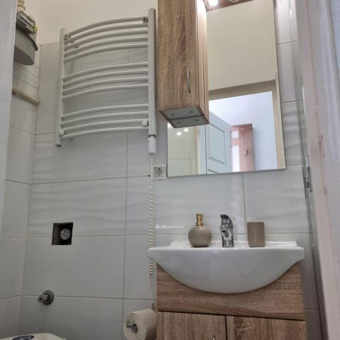 Eladó téglalakás, Budapesten, VIII. kerületben 45 M Ft, 1 szobás