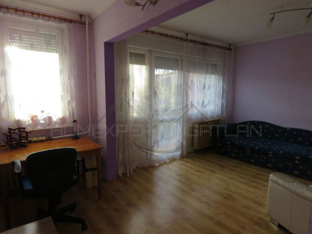 Kiadó panellakás, albérlet, Győrött 175 E Ft / hó, 3 szobás