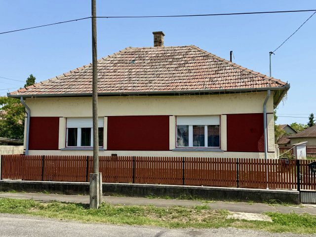 Eladó családi ház, Jászalsószentgyörgyon 19 M Ft, 4 szobás