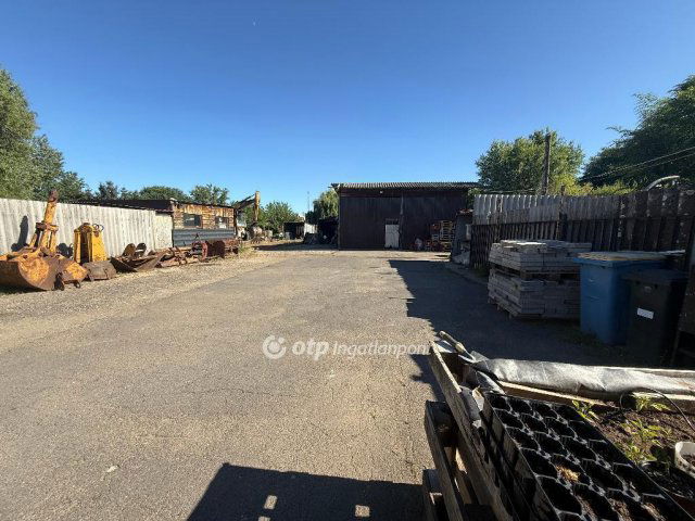 Eladó családi ház, Újfehértón 39.99 M Ft, 1 szobás